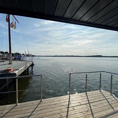 Hausboot Fjord Nordstern Mit Dachterrasse In Schleswig Hotel Exterior photo
